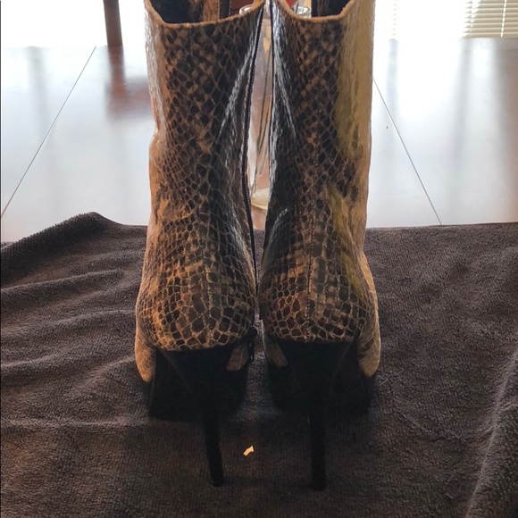 👠 - Picture 4 of 5